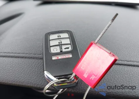 2019 Honda Pilot Touring z USA, uszkodzony, nr VIN 5FNYF6H93KB013191